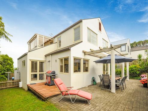 11B Warren Avenue, Three Kings