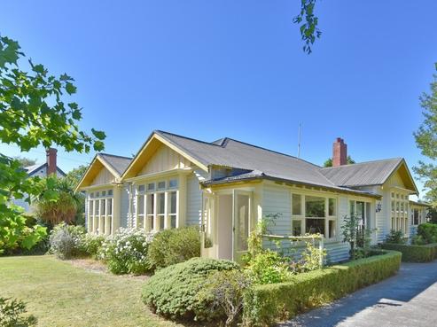 1679 Cust Road, Cust
