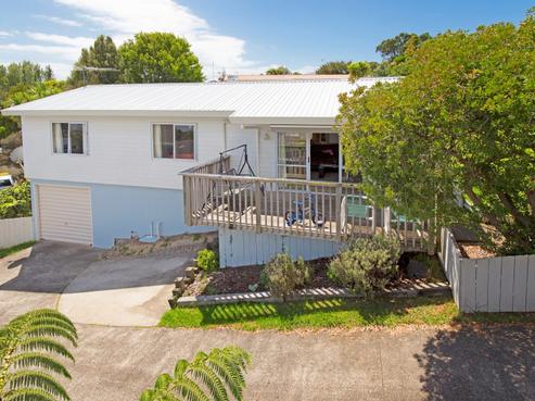 37A Brian Crescent, Stanmore Bay