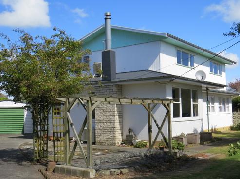 19 Pharazyn Street, Feilding