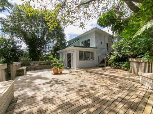 11 West Lynn Road, Titirangi
