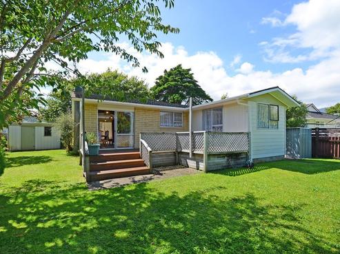 109 California Drive, Totara Park