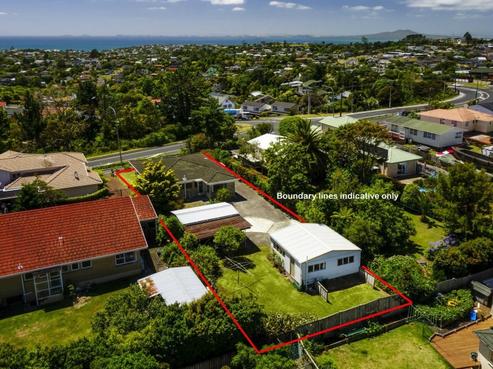 746 East Coast Road, Pinehill