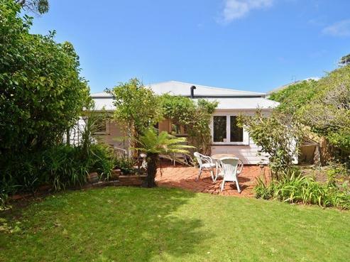6 Pinelands Avenue, Seatoun