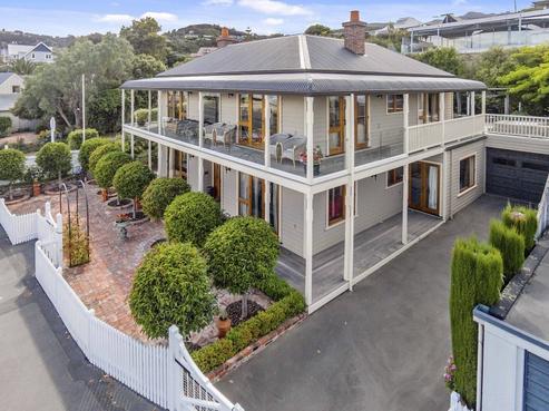 7 Beach Road, Akaroa