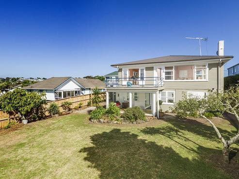 2/7 Folkestone Street, Murrays Bay