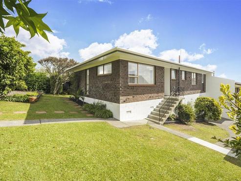 2/4 Lydford Place, Glendene