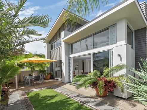 16 Compass Point Way, Half Moon Bay