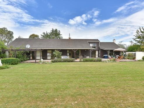 820 Two Chain Road, Swannanoa