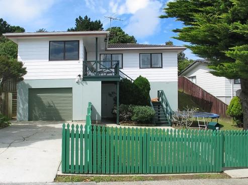 14 Penguin Grove, Waitangirua
