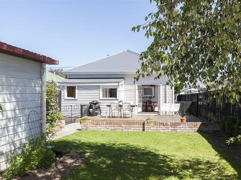 156 Hills Road, Edgeware