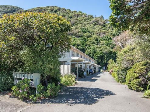 4/371 Muritai Road, Eastbourne