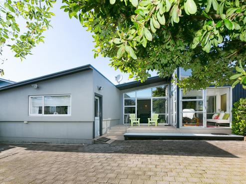 61 Clifton Drive, Waitara