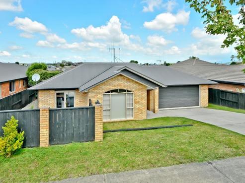 91 Farnborough Drive, Grandview Heights