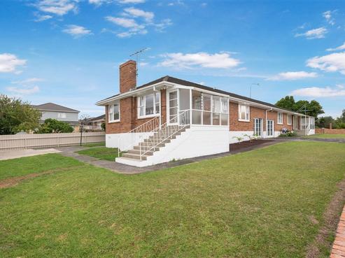 1B The Link, Howick