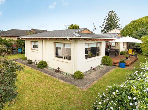 2/146 Queen Street, Pukekohe