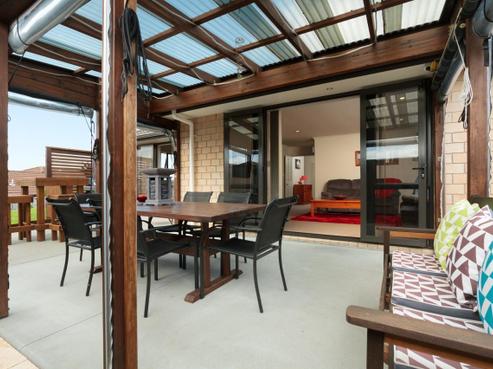 8 Kirtle Close, Pyes Pa