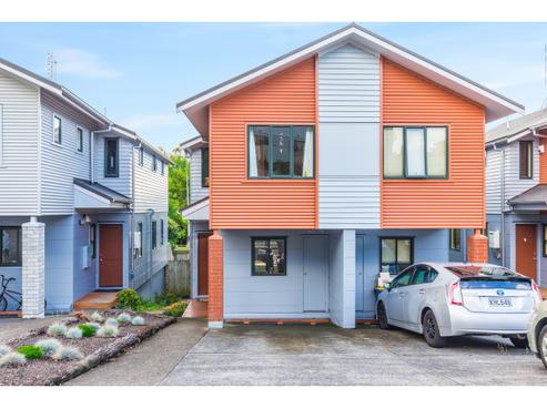 17/10 John Jennings Drive, Oteha