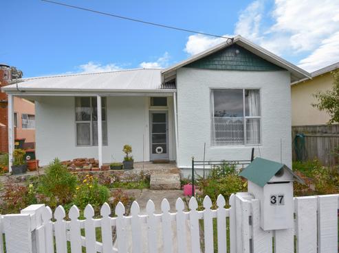 37 Wickliffe Terrace, Port Chalmers