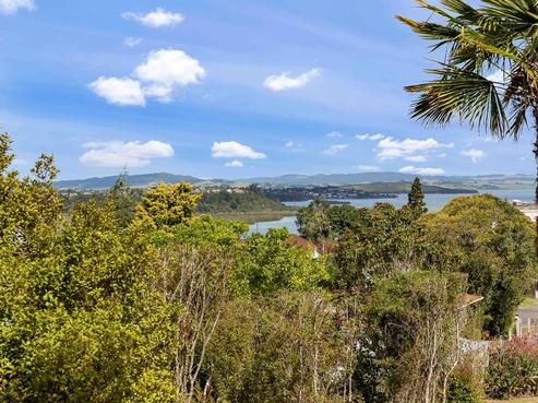 2/43 Eureka Place, Parahaki