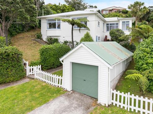 102 Farnham Street, Mornington