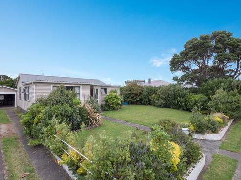 51 Domett Street, Opunake