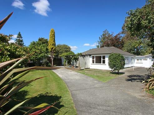 24 Norfolk Crescent, Feilding