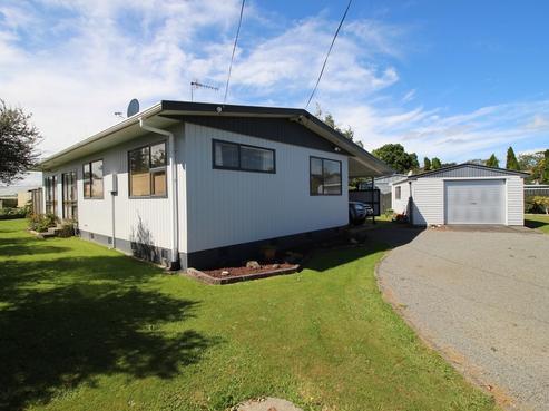 16A Flower Street, Bulls