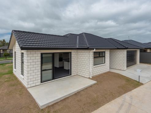 52 Stan Heather Drive, Deanwell