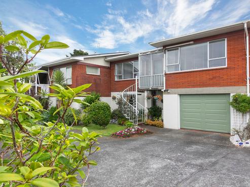 4/16 Warren Avenue, Three Kings