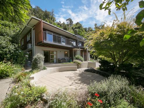 220 Konini Road, Titirangi