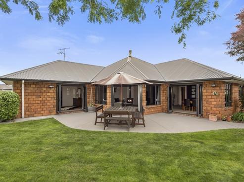 22 Miers Glade, Rototuna North