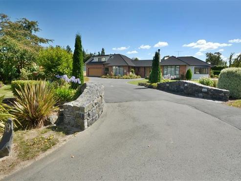 19 Orchard Grove, East Taieri