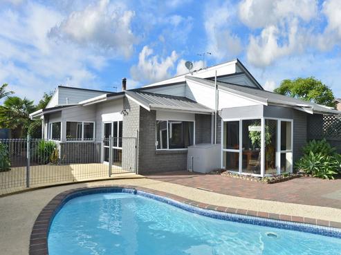 5 Barge Lane, Maunu