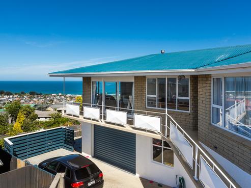 127 Easther Crescent, Kew