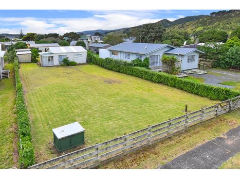 20 Mission Road, Port Waikato