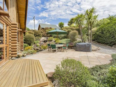 1698 Cust Road, Cust