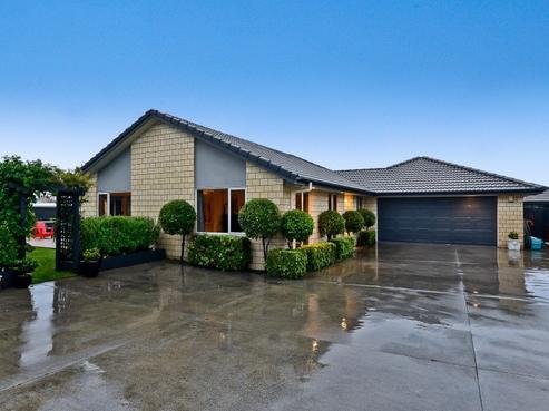 13 Whistler Close, Rototuna North