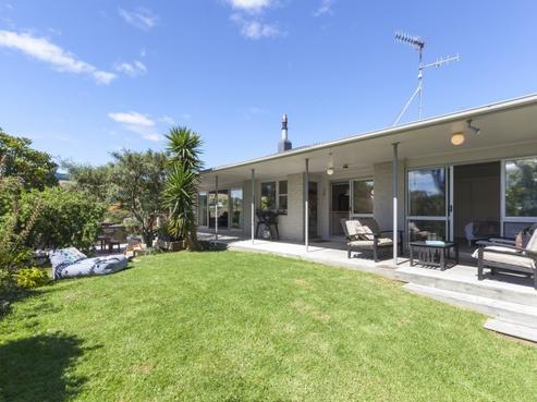 5 Renown Road, Raumati South