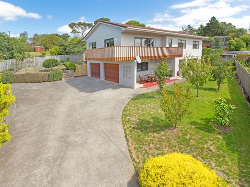 51 Elliston Crescent, Stanmore Bay