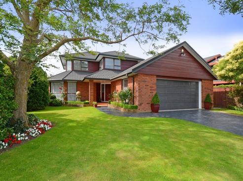 27 De Menech Grove, Avalon