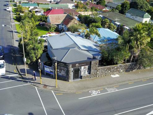 185 Lake Road, Belmont
