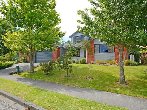 3 Kingfisher Close, Brown Owl