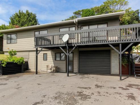 2A Lindaver Grove, Merrilands