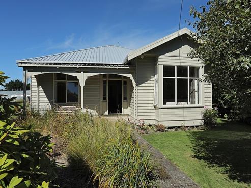 370 Oteramika Road, Tisbury