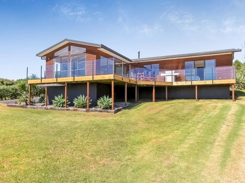 8B Te Aute Ridge Road, Waitakere