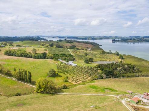 2423 State Highway 12, Paparoa