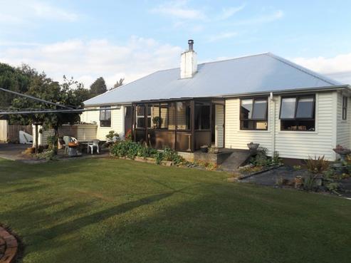 33 Paraekaretu Street, Hunterville