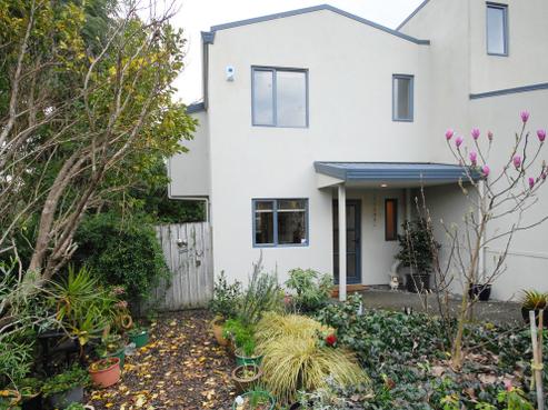 4/57 Target Road, Totara Vale