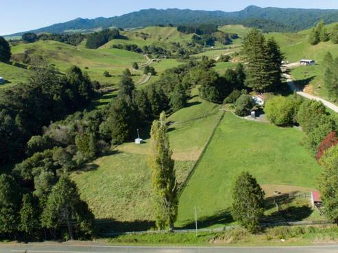 615 Limeworks Loop Road, Te Pahu